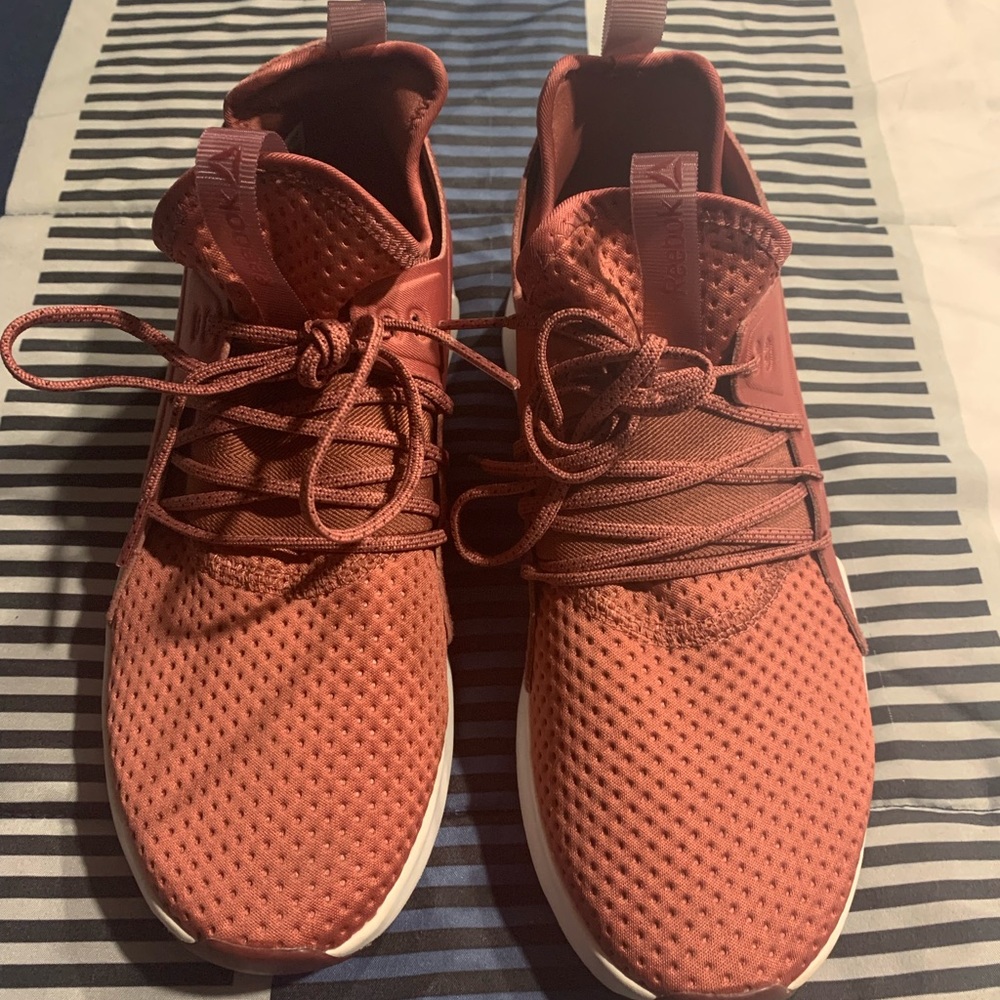 Ladies sneakers